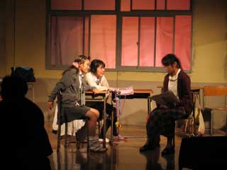 �����̗l�q�F�����̏��_��